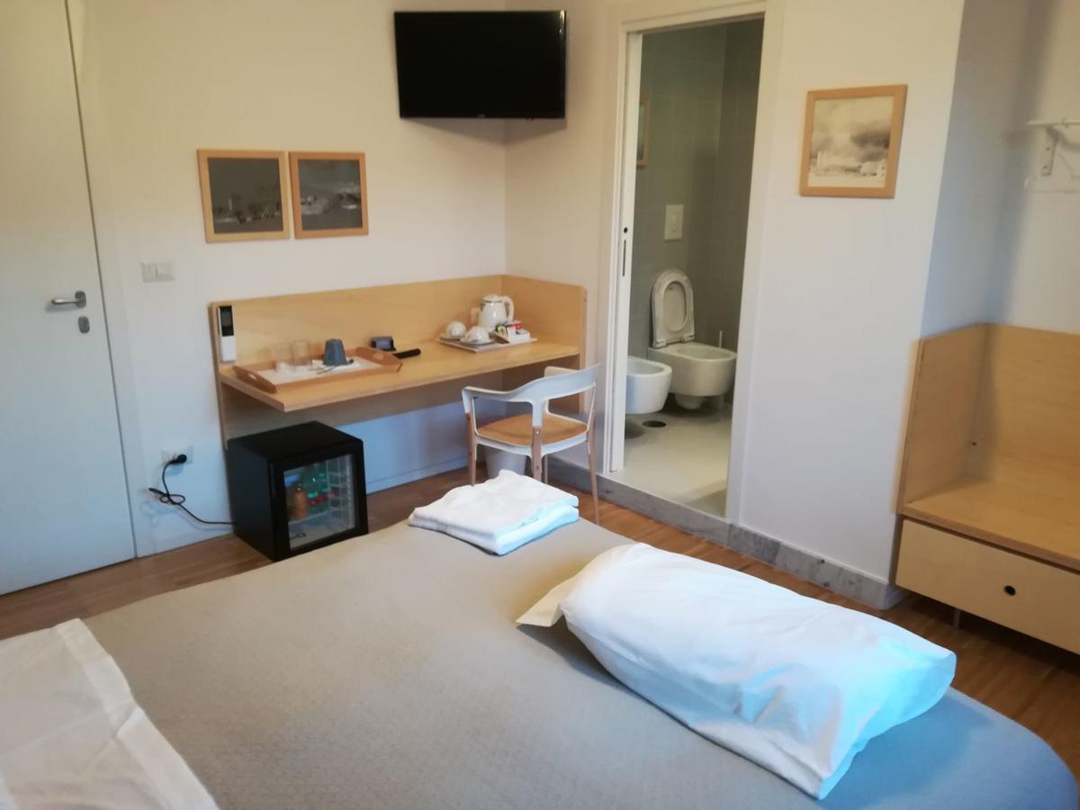 Le Stanze Di Piazza Dei Martiri Bed & Breakfast Napoli Ngoại thất bức ảnh