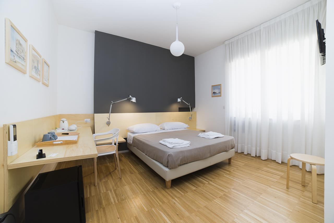Le Stanze Di Piazza Dei Martiri Bed & Breakfast Napoli Ngoại thất bức ảnh