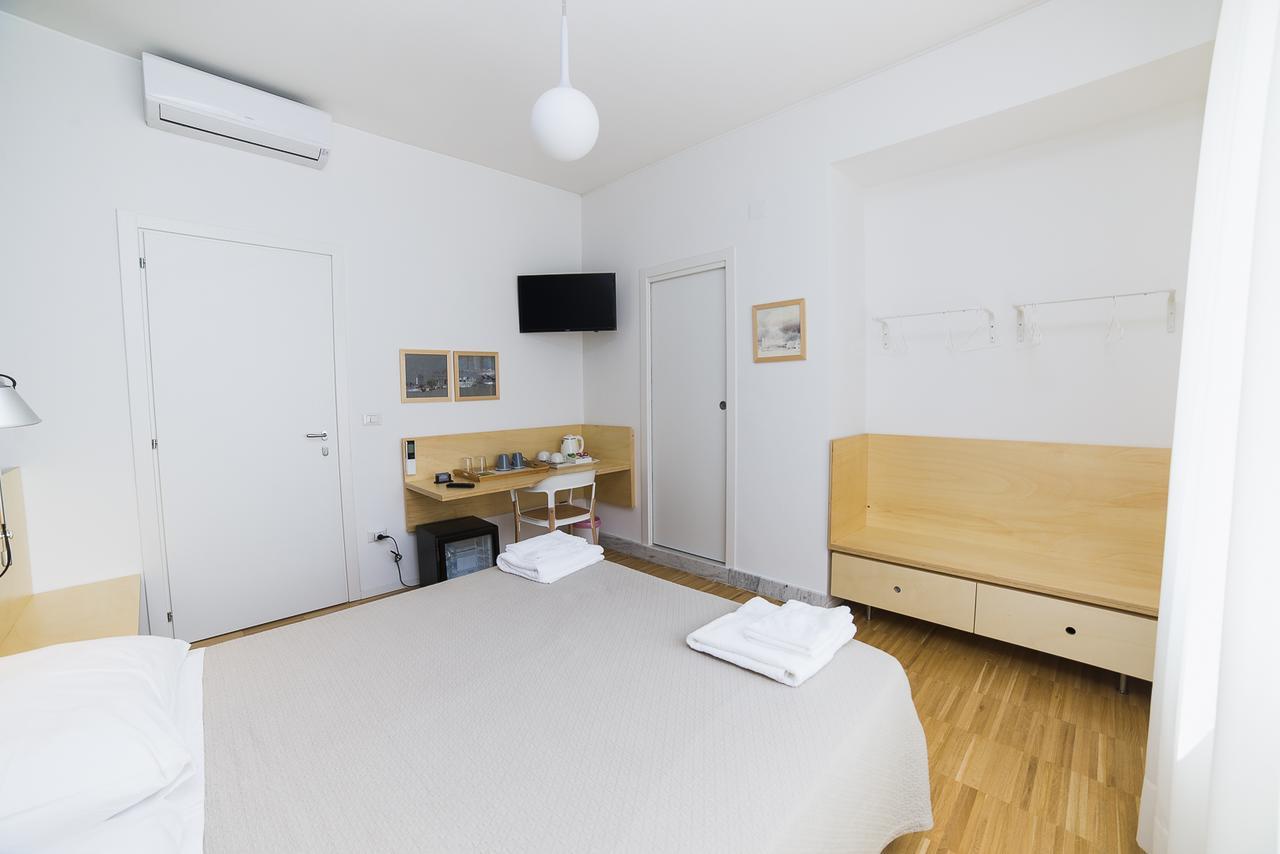 Le Stanze Di Piazza Dei Martiri Bed & Breakfast Napoli Ngoại thất bức ảnh